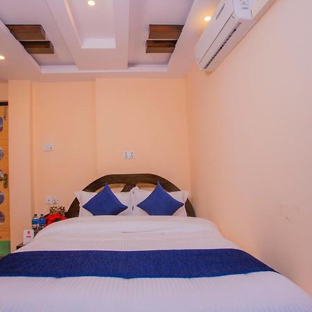 Oyo Hotel Antique Kutty Kathmandu Buitenkant foto