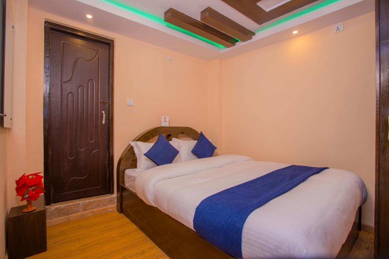 Oyo Hotel Antique Kutty Kathmandu Buitenkant foto